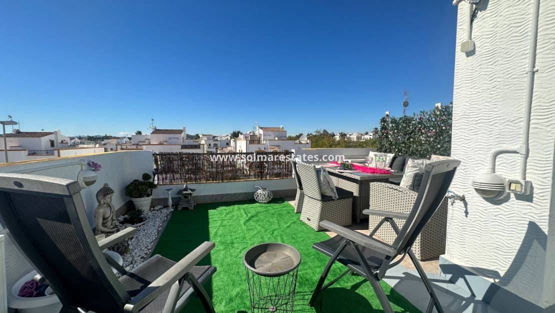 3 soverom Hus til salgs i Los Montesinos med svømmebasseng - € 220 000 (Ref: 9616824)