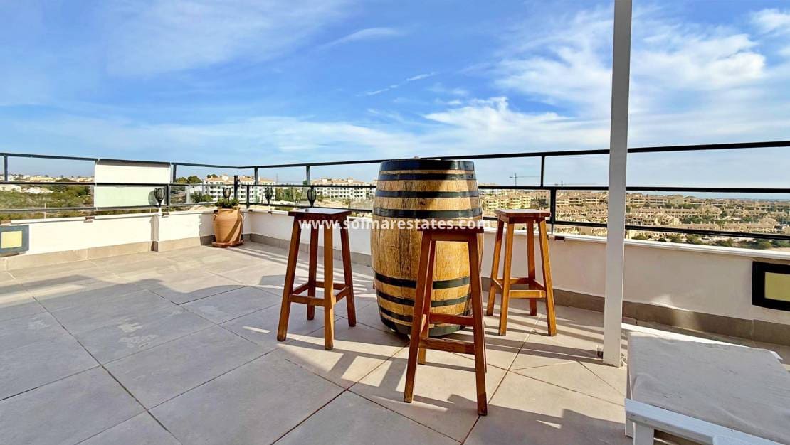 Apartamento de 2 habitaciones en Campoamor en venta con piscina - 299.000 € (Ref: 9618455)