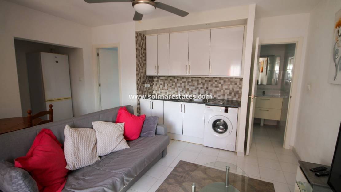 1 sypialnia Apartament na sprzedaż w Villamartin z basenem - 105 000 € (Ref: 9620680)