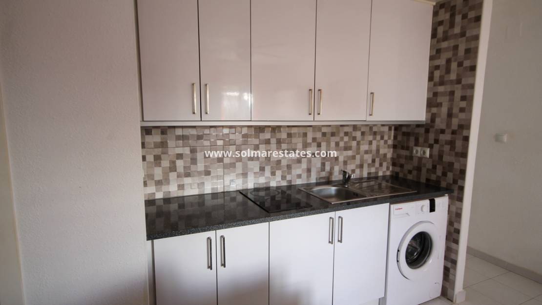 1 sypialnia Apartament na sprzedaż w Villamartin z basenem - 105 000 € (Ref: 9620680)