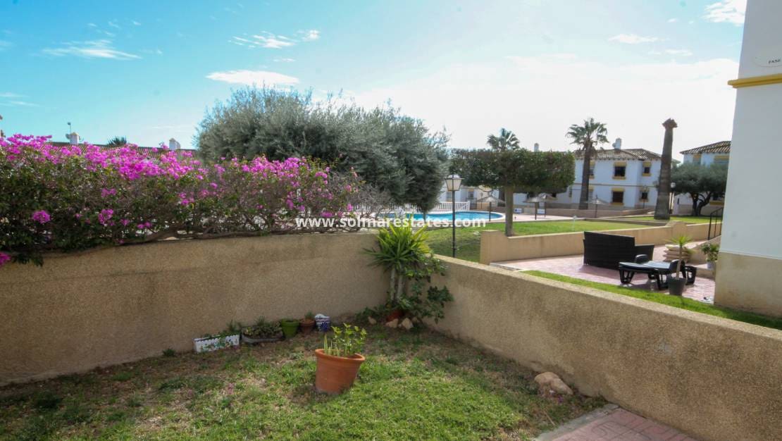 1 sypialnia Apartament na sprzedaż w Villamartin z basenem - 105 000 € (Ref: 9620680)