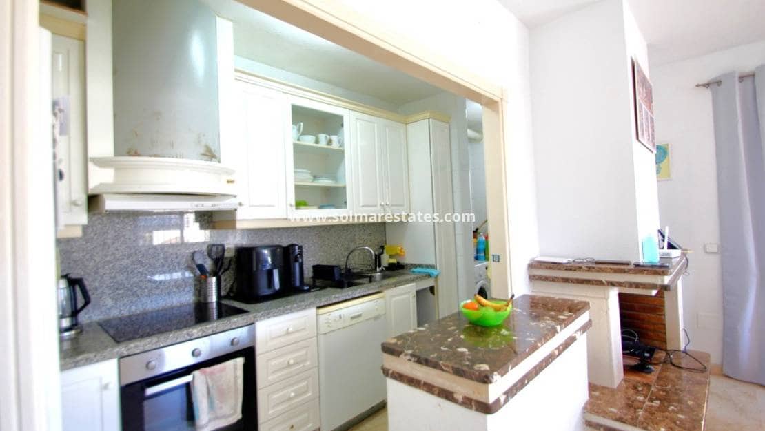 3 makuuhuone Huoneisto myytävänä paikassa Villamartin mukana uima-altaan - 215 000 € (Ref: 9622698)