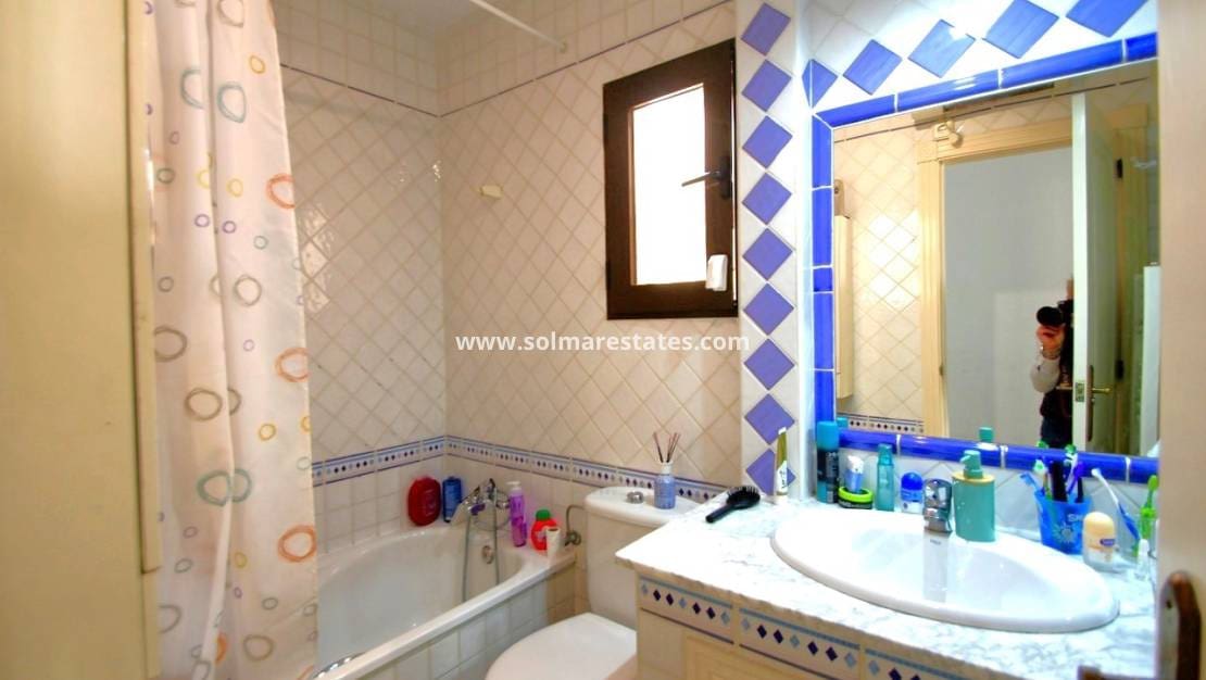 3 makuuhuone Huoneisto myytävänä paikassa Villamartin mukana uima-altaan - 215 000 € (Ref: 9622698)