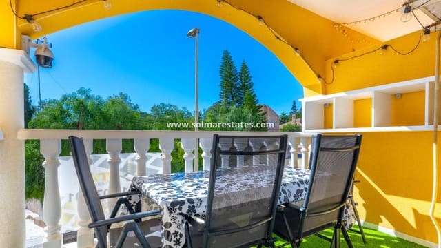 2 makuuhuone Omakotitalo myytävänä paikassa Algorfa mukana uima-altaan - 155 000 € (Ref: 9622918)