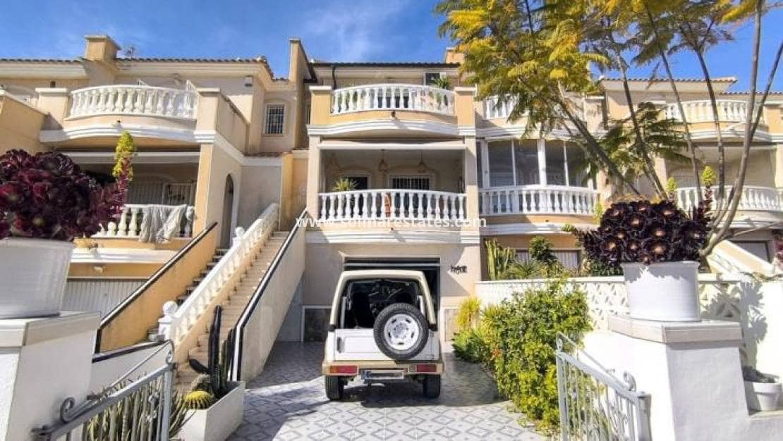 2 makuuhuone Omakotitalo myytävänä paikassa Ciudad Quesada mukana uima-altaan - 265 000 € (Ref: 9622920)