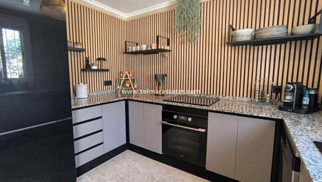 2 makuuhuone Omakotitalo myytävänä paikassa Ciudad Quesada mukana uima-altaan - 265 000 € (Ref: 9622920)