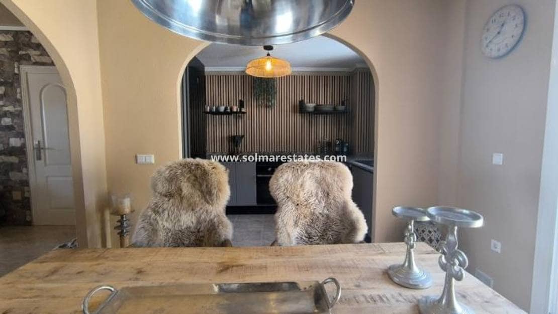 2 makuuhuone Omakotitalo myytävänä paikassa Ciudad Quesada mukana uima-altaan - 265 000 € (Ref: 9622920)