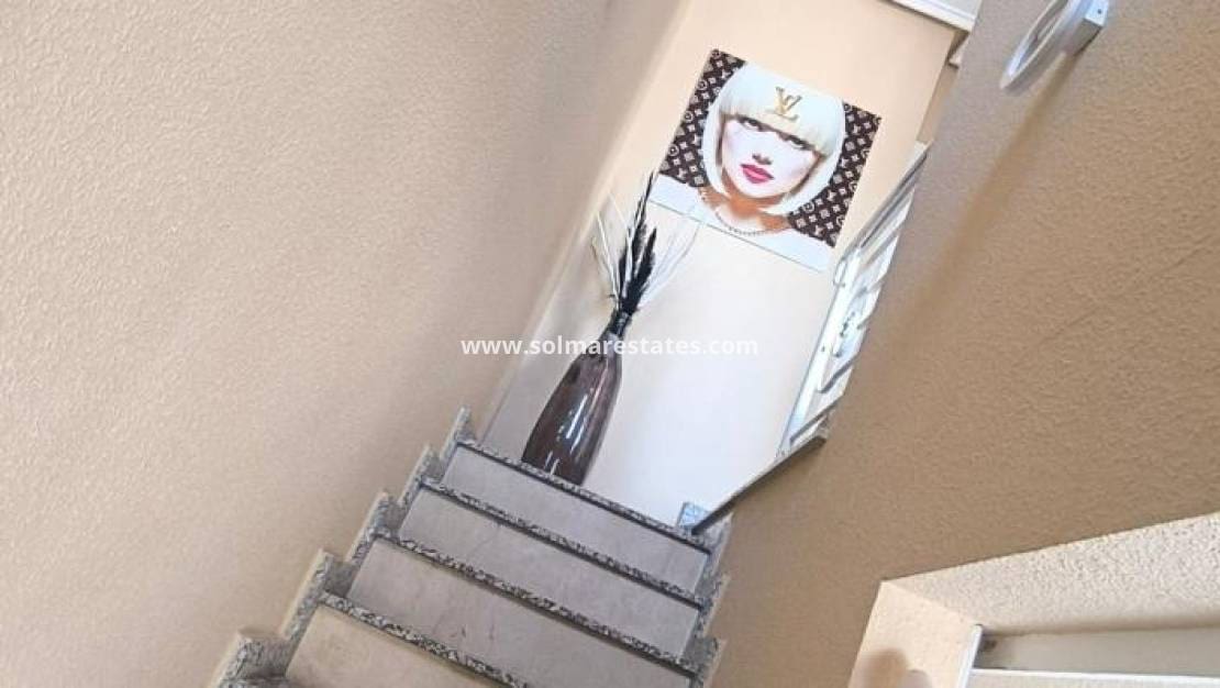 2 makuuhuone Omakotitalo myytävänä paikassa Ciudad Quesada mukana uima-altaan - 265 000 € (Ref: 9622920)