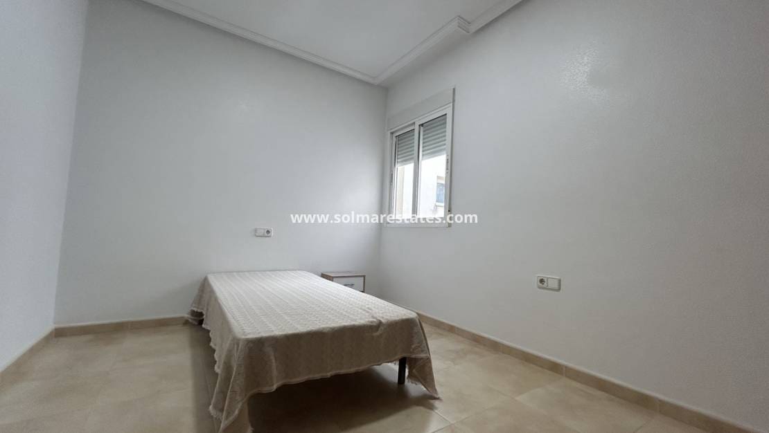 2 soveværelse Lejlighed til salg i San Miguel de Salinas - € 155.000 (Ref: 9622921)