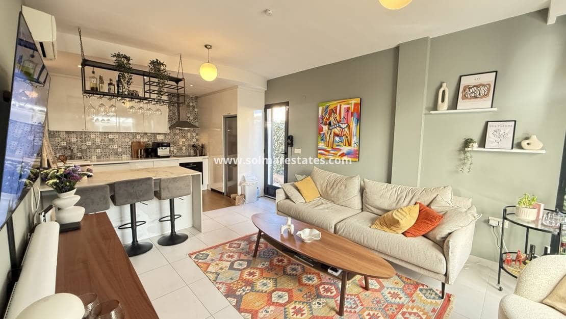 3 sovrum Villa till salu i La Zenia med pool - 499 999 € (Ref: 9622922)