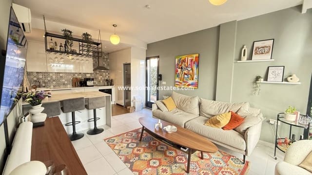 3 sovrum Villa till salu i La Zenia, Orihuela med pool - 499 999 € (Ref: 9622922)