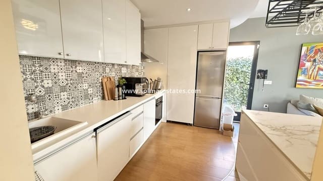 3 sovrum Villa till salu i La Zenia, Orihuela med pool - 499 999 € (Ref: 9622922)