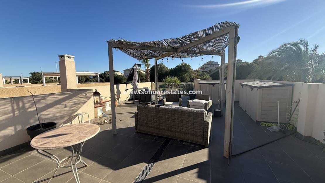 3 sovrum Villa till salu i La Zenia med pool - 499 999 € (Ref: 9622922)