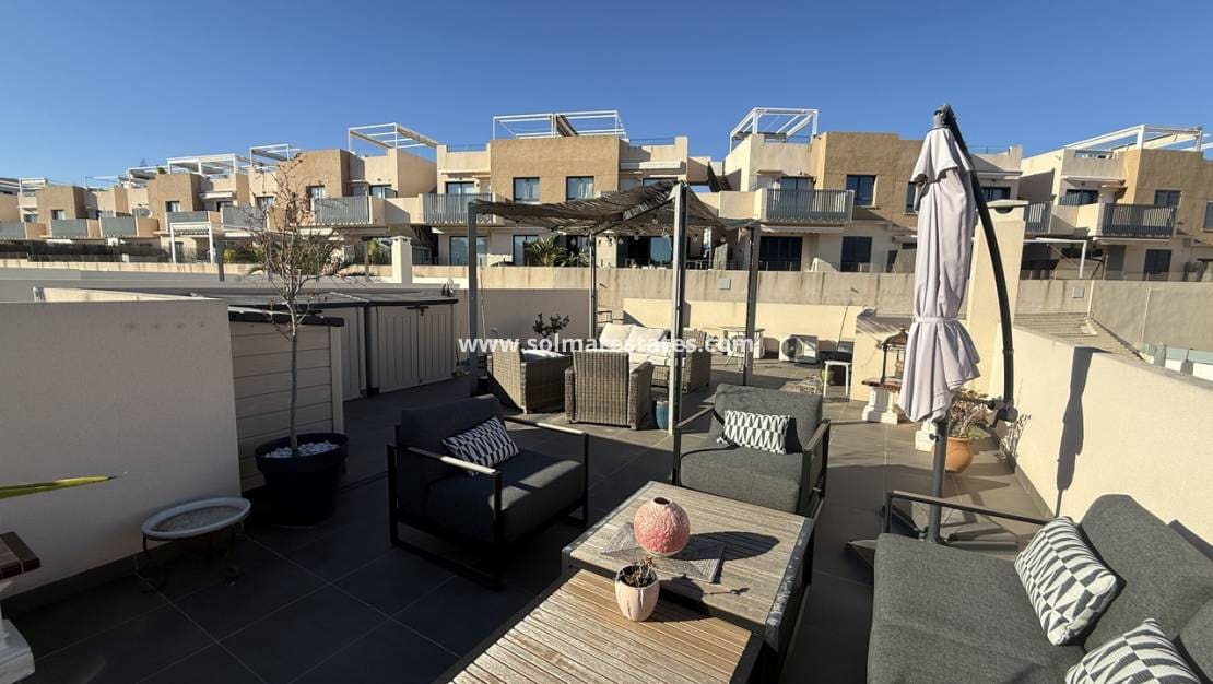 3 sovrum Villa till salu i La Zenia med pool - 499 999 € (Ref: 9622922)