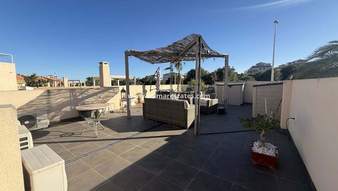 3 sovrum Villa till salu i La Zenia med pool - 499 999 € (Ref: 9622922)