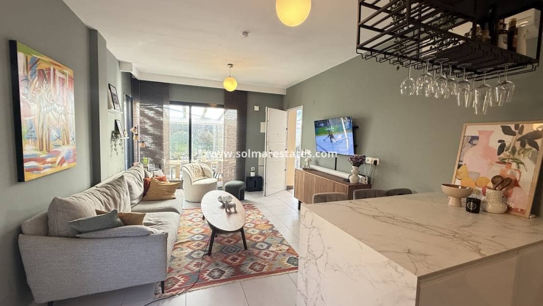 3 sovrum Villa till salu i La Zenia med pool - 499 999 € (Ref: 9622922)