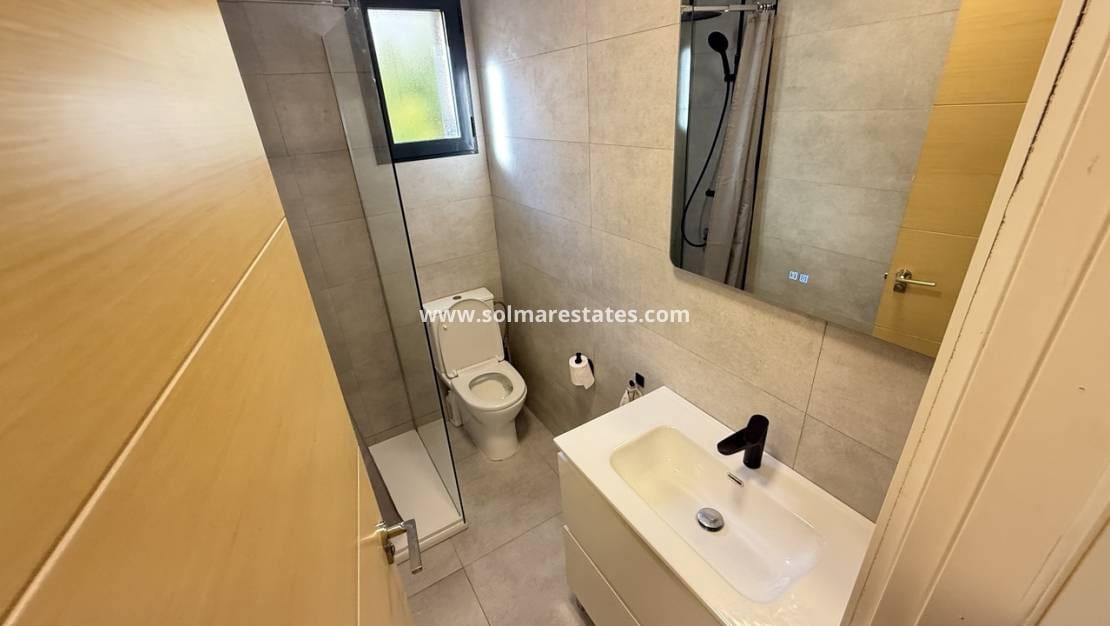 3 sovrum Villa till salu i La Zenia med pool - 499 999 € (Ref: 9622922)