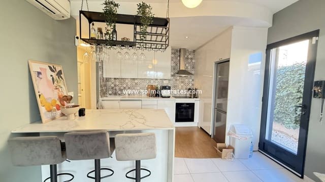 3 sovrum Villa till salu i La Zenia, Orihuela med pool - 499 999 € (Ref: 9622922)