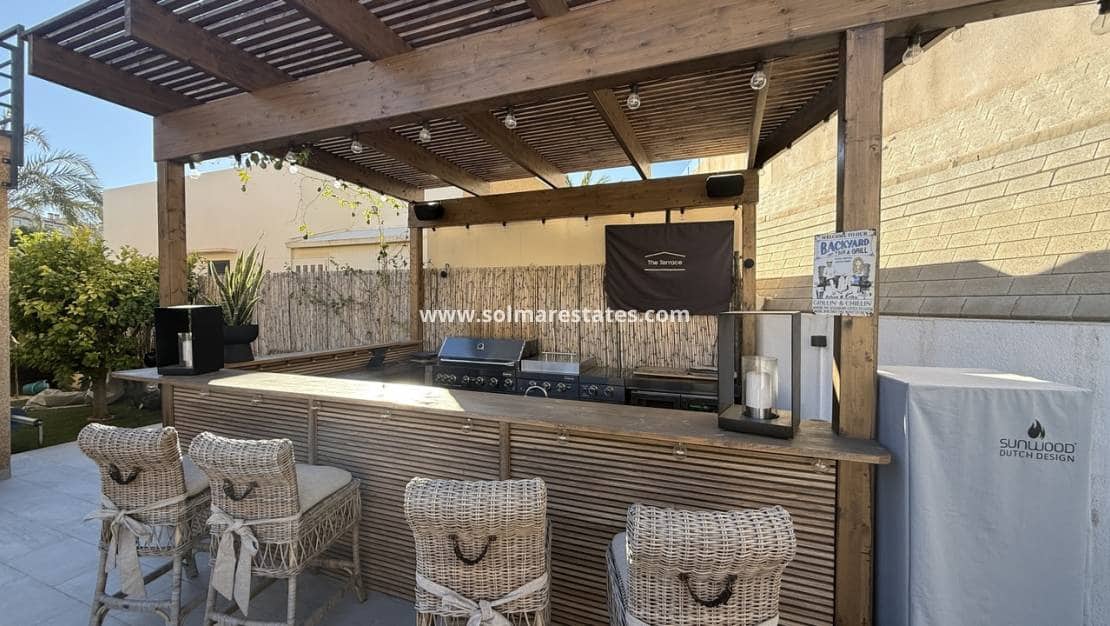3 sovrum Villa till salu i La Zenia med pool - 499 999 € (Ref: 9622922)