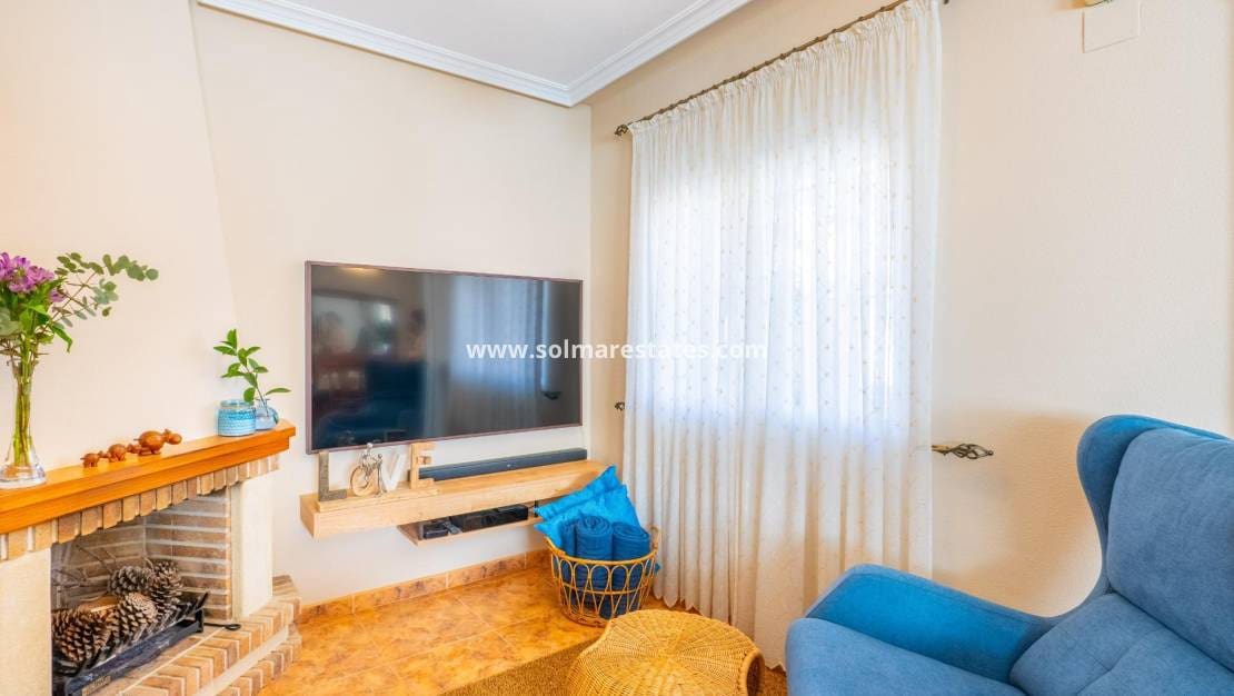 2 bedroom Terraced Villa for sale in Cabo Roig with pool - € 258,500 (Ref: 9622925)