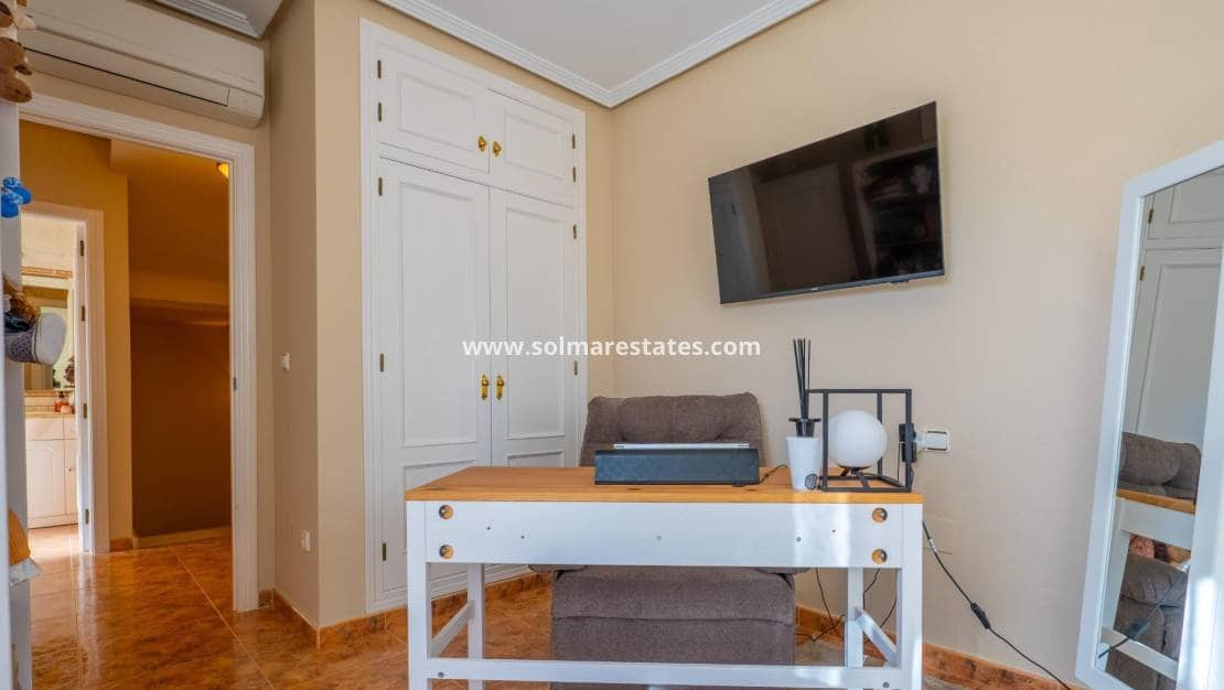 2 bedroom Terraced Villa for sale in Cabo Roig with pool - € 258,500 (Ref: 9622925)