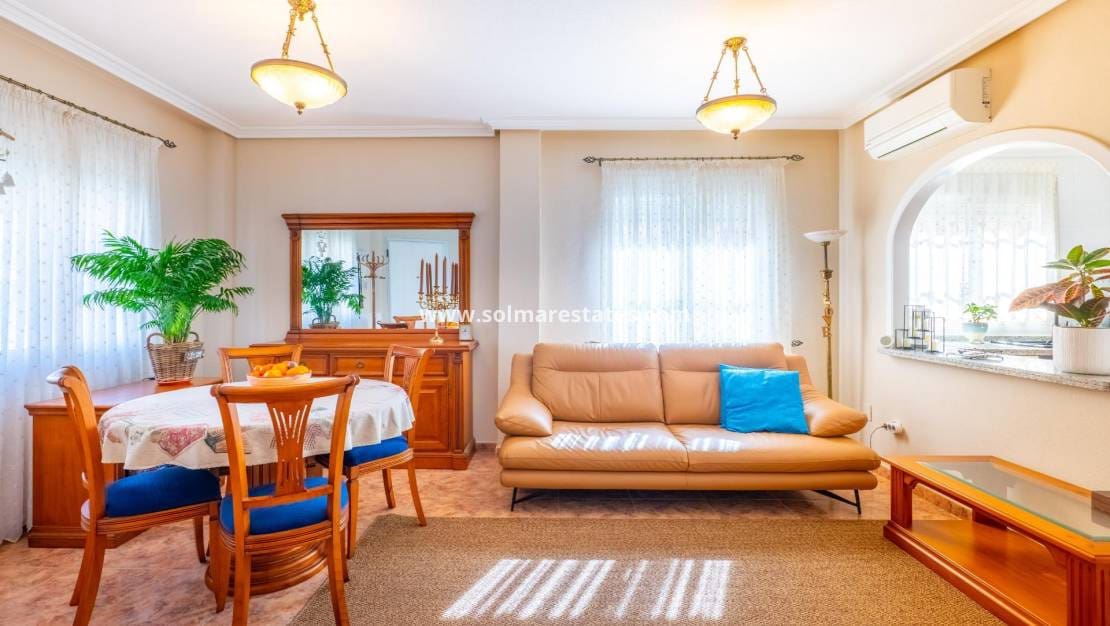 2 bedroom Terraced Villa for sale in Cabo Roig with pool - € 258,500 (Ref: 9622925)