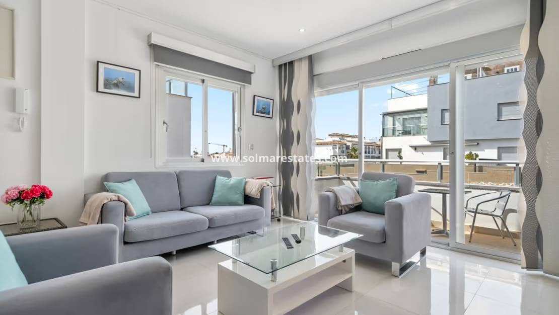 3 makuuhuone Paritalo myytävänä paikassa Orihuela Costa mukana uima-altaan - 375 000 € (Ref: 9623216)