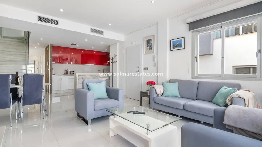 3 makuuhuone Paritalo myytävänä paikassa Orihuela Costa mukana uima-altaan - 375 000 € (Ref: 9623216)