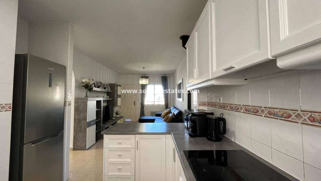 2 slaapkamer Appartement te koop in Villamartin met zwembad - € 165.000 (Ref: 9626313)
