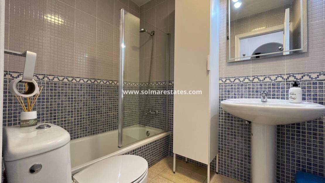 2 slaapkamer Appartement te koop in Villamartin met zwembad - € 165.000 (Ref: 9626313)