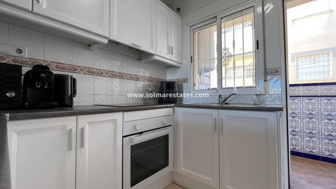 2 slaapkamer Appartement te koop in Villamartin met zwembad - € 165.000 (Ref: 9626313)