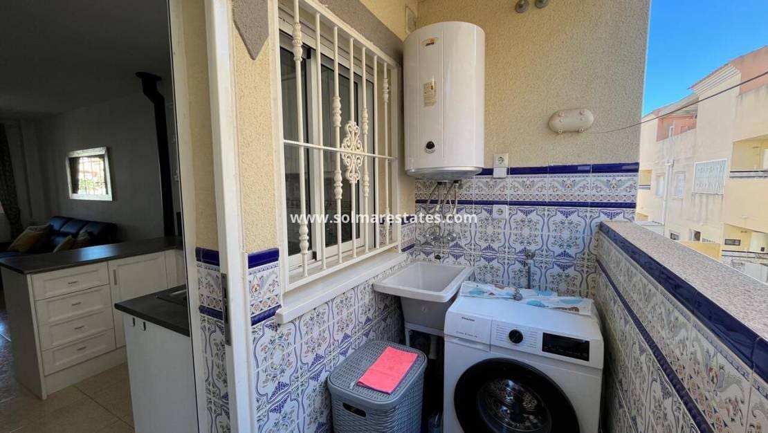 2 slaapkamer Appartement te koop in Villamartin met zwembad - € 165.000 (Ref: 9626313)