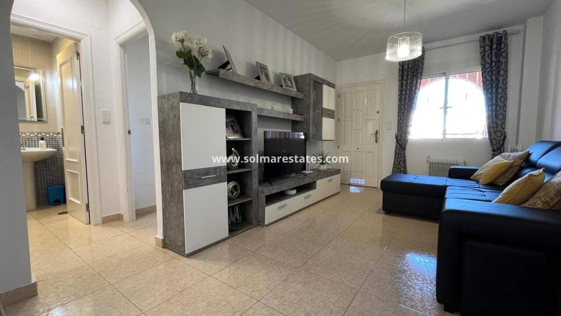 2 slaapkamer Appartement te koop in Villamartin met zwembad - € 165.000 (Ref: 9626313)
