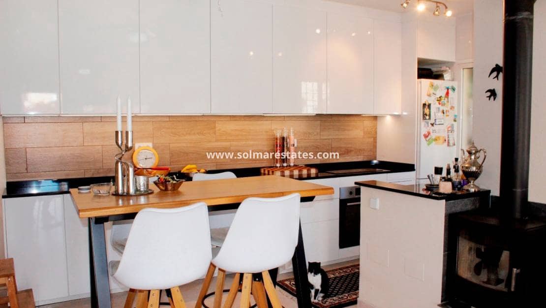 3 makuuhuone Paritalo myytävänä paikassa Villamartin mukana uima-altaan - 239 000 € (Ref: 9626884)