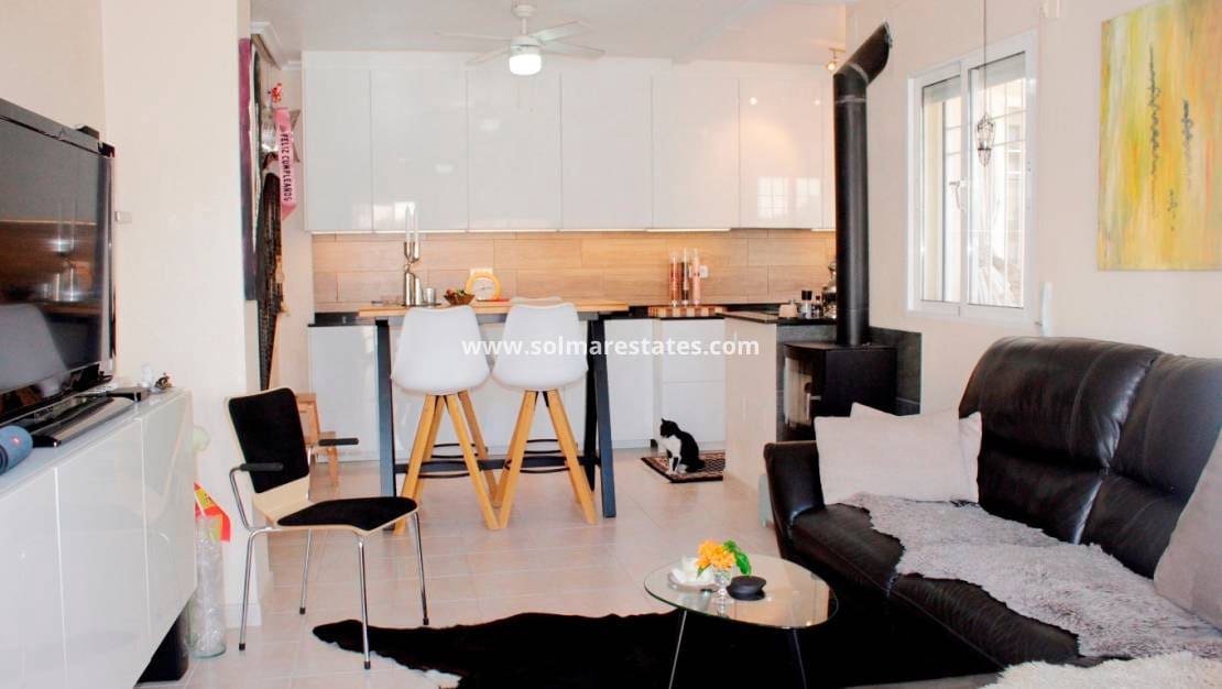 3 makuuhuone Paritalo myytävänä paikassa Villamartin mukana uima-altaan - 239 000 € (Ref: 9626884)