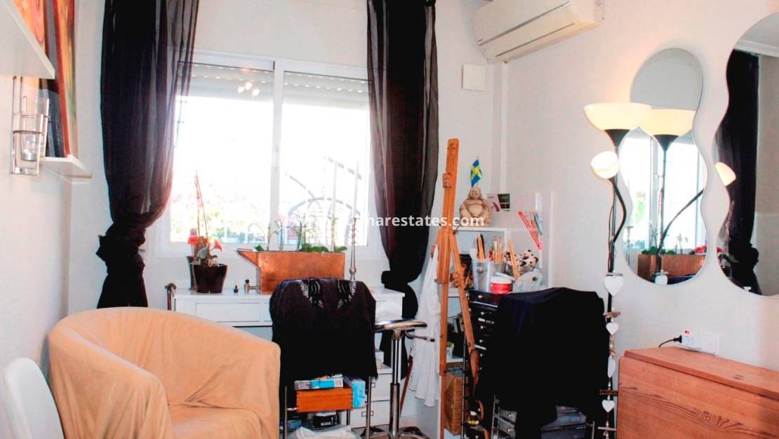 3 makuuhuone Paritalo myytävänä paikassa Villamartin mukana uima-altaan - 239 000 € (Ref: 9626884)