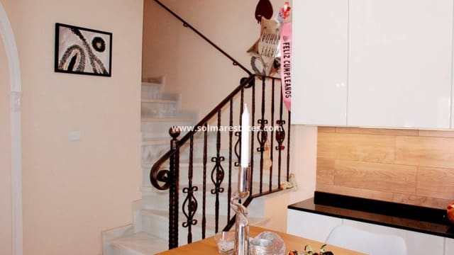 3 makuuhuone Paritalo myytävänä paikassa Villamartin, Orihuela mukana uima-altaan - 239 000 € (Ref: 9626884)