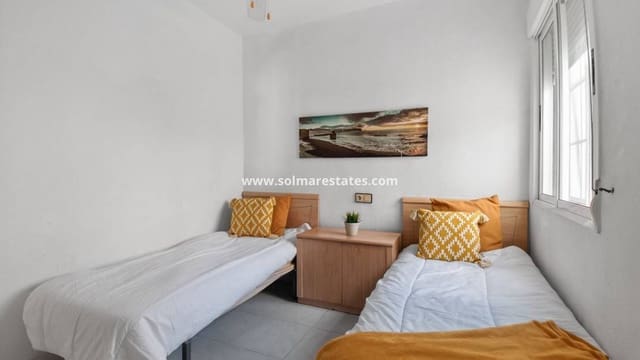 2 bedroom Apartment for sale in El Chaparral - La Siesta - La Torreta, Torrevieja with pool - € 135,000 (Ref: 9631425)