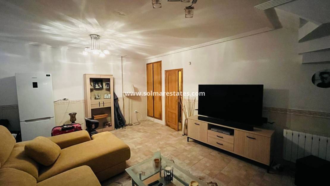 2 bedroom Townhouse for sale in Catral with pool - € 159,995 (Ref: 9635035)