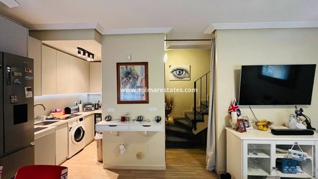 2 bedroom Townhouse for sale in Catral with pool - € 159,995 (Ref: 9635035)