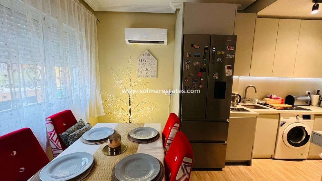 2 bedroom Townhouse for sale in Catral with pool - € 159,995 (Ref: 9635035)