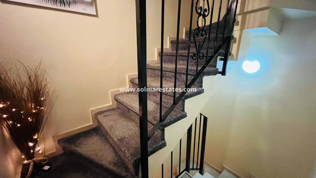 2 bedroom Townhouse for sale in Catral with pool - € 159,995 (Ref: 9635035)