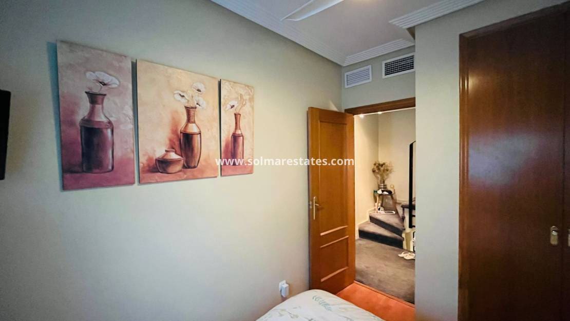 2 bedroom Townhouse for sale in Catral with pool - € 159,995 (Ref: 9635035)