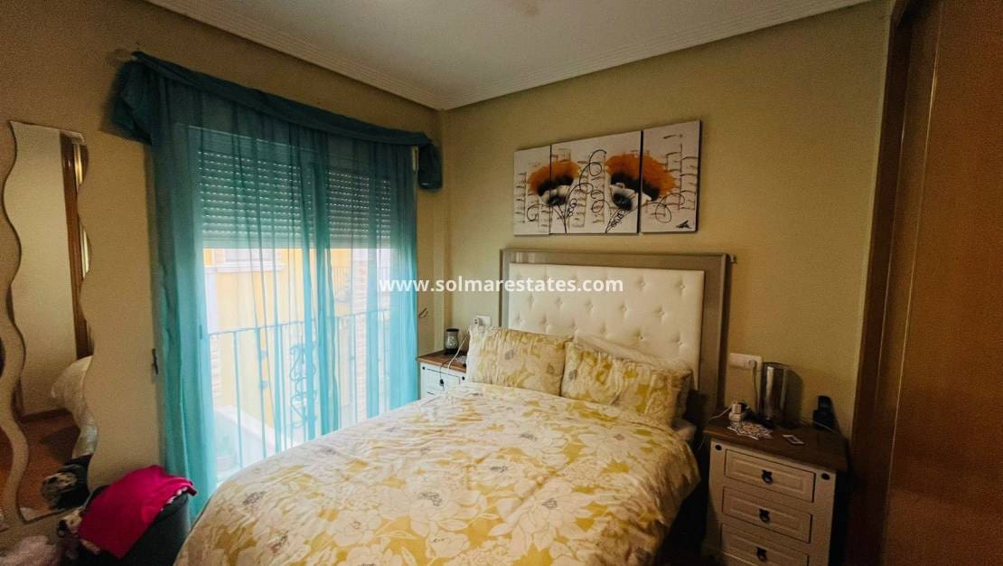 2 bedroom Townhouse for sale in Catral with pool - € 159,995 (Ref: 9635035)