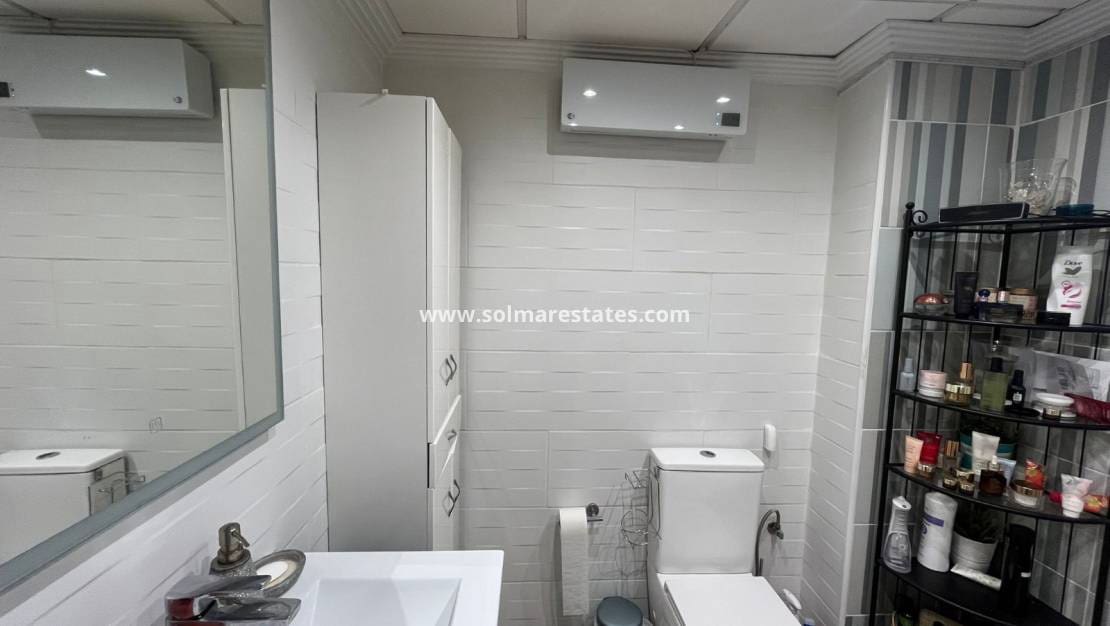 2 bedroom Townhouse for sale in Catral with pool - € 159,995 (Ref: 9635035)