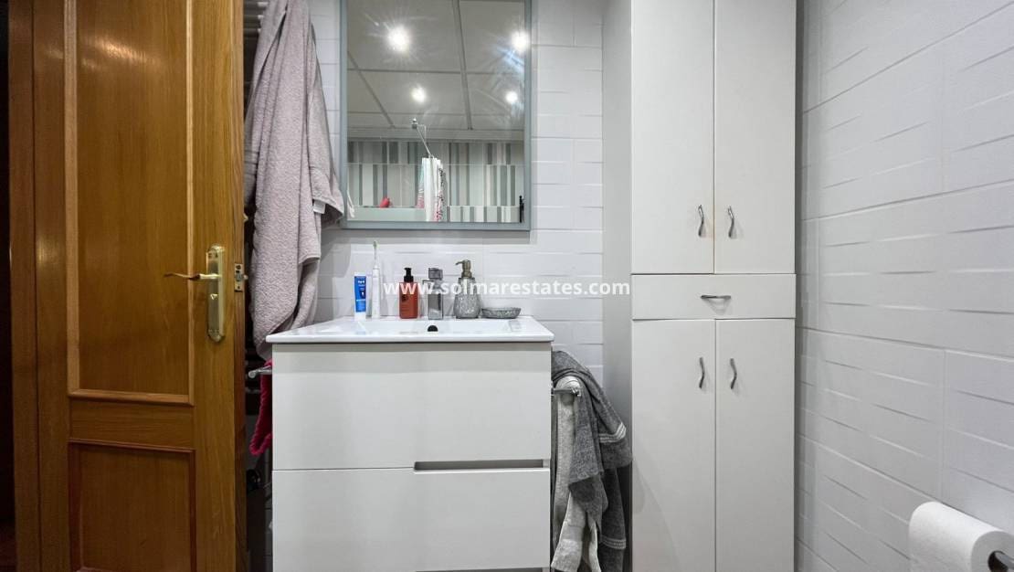 2 bedroom Townhouse for sale in Catral with pool - € 159,995 (Ref: 9635035)