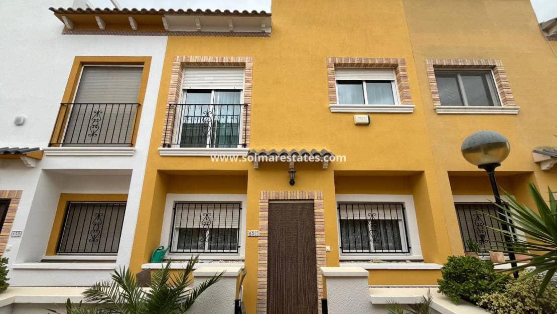 2 bedroom Townhouse for sale in Catral with pool - € 159,995 (Ref: 9635035)