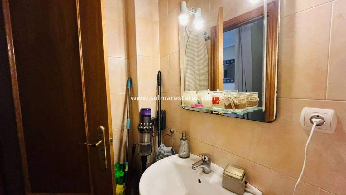 2 bedroom Townhouse for sale in Catral with pool - € 159,995 (Ref: 9635035)