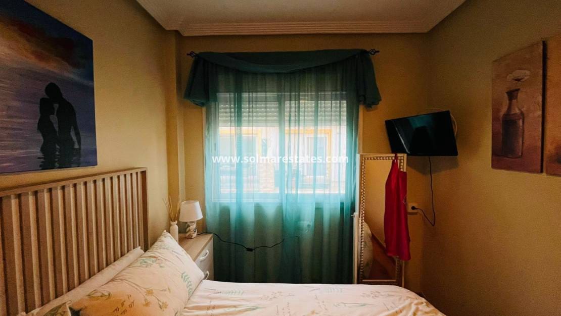 2 bedroom Townhouse for sale in Catral with pool - € 159,995 (Ref: 9635035)