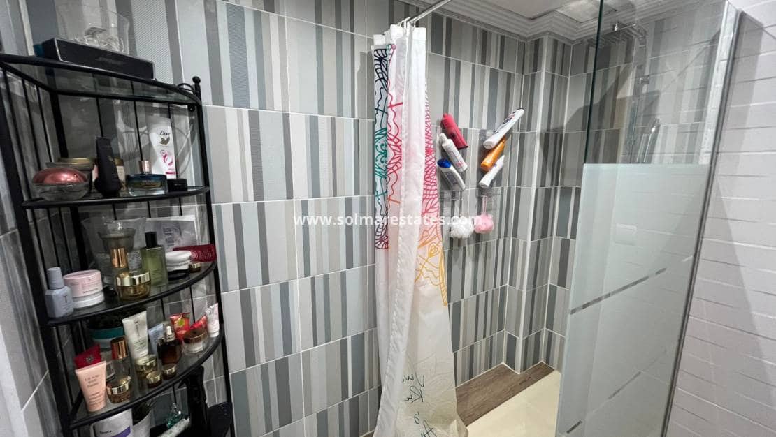 2 bedroom Townhouse for sale in Catral with pool - € 159,995 (Ref: 9635035)